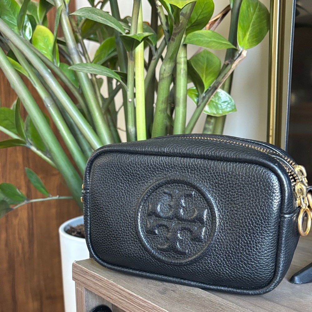 Tory Burch Perry Bombe Camera Crossbody Bag
